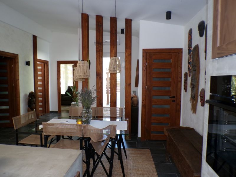 Modern családi otthon Esztergom-Szamárhegyen – Medencével, 70 m²-es panorámaterasszal - Kép 30