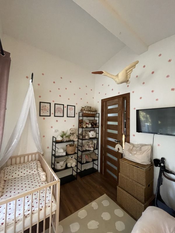 Modern családi otthon Esztergom-Szamárhegyen – Medencével, 70 m²-es panorámaterasszal - Kép 13