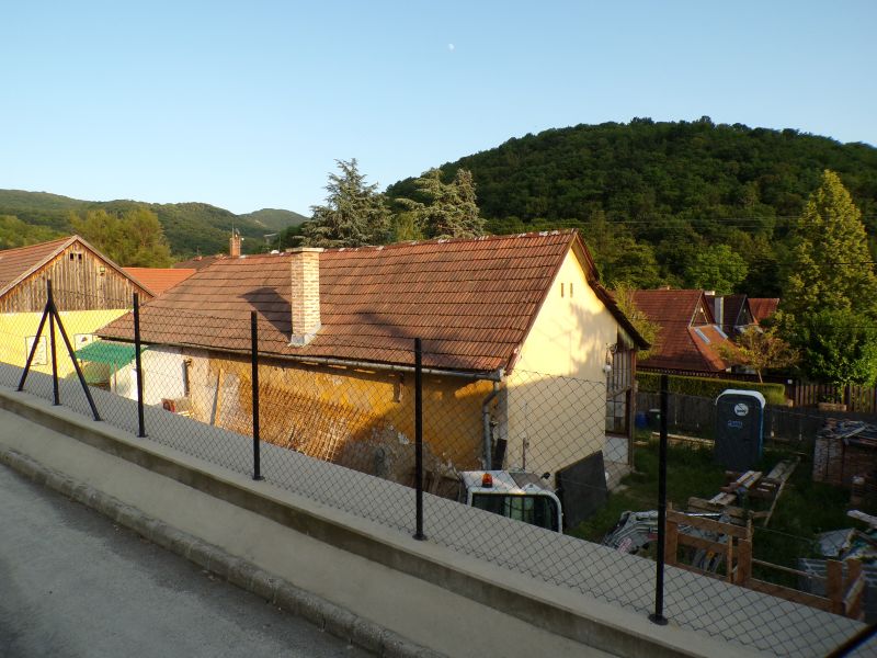 Vállalkozás és otthon egyben: Eladó 200 m²-es ingatlan Visegrád történelmi központjában