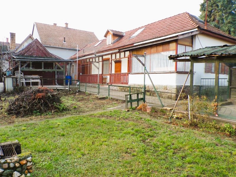 Többgenerációs családi ház eladó Szentendre kedvelt részén, a László-telepen – Bővíthető ingatlan! - Kép 2
